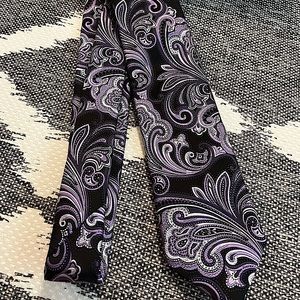 Purple and White Paisley Tie, NWOT, 100% Polyester